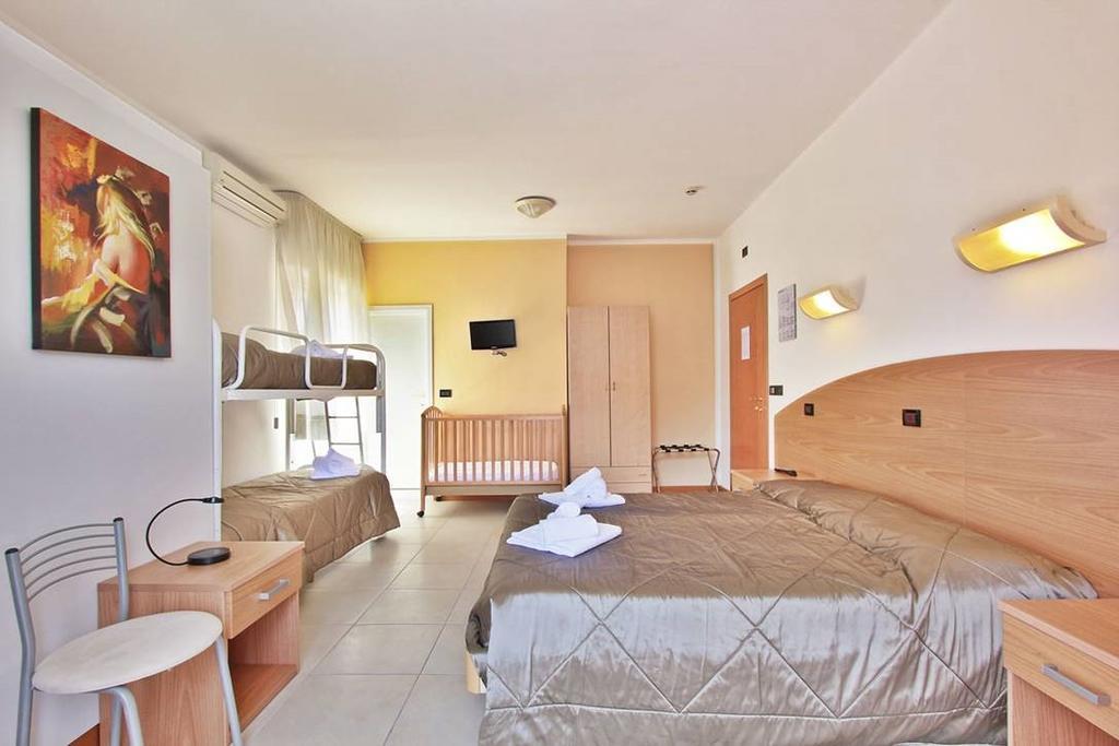 Hotel Carla Lignano Sabbiadoro Extérieur photo